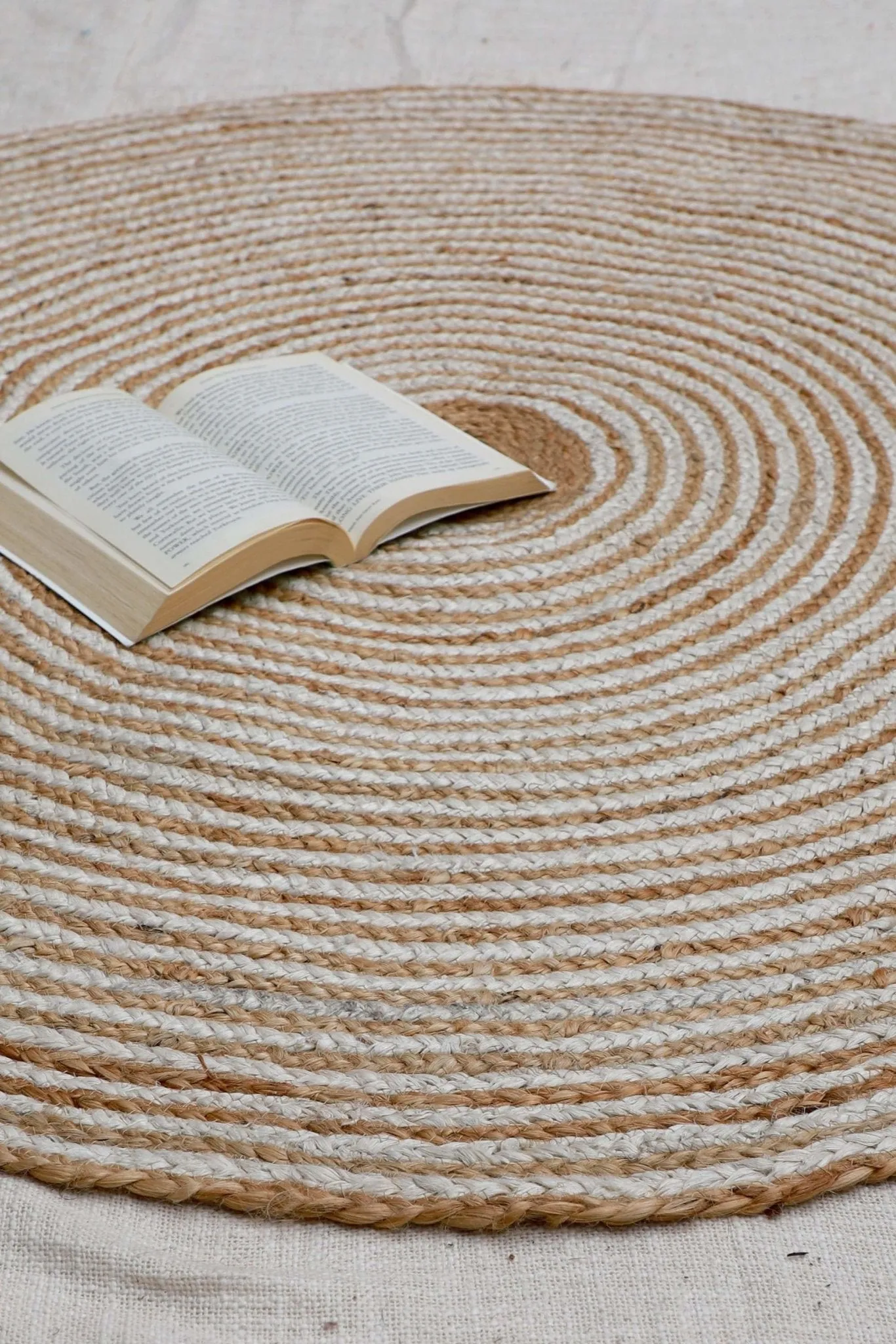 DOT - ROUND JUTE  RUG