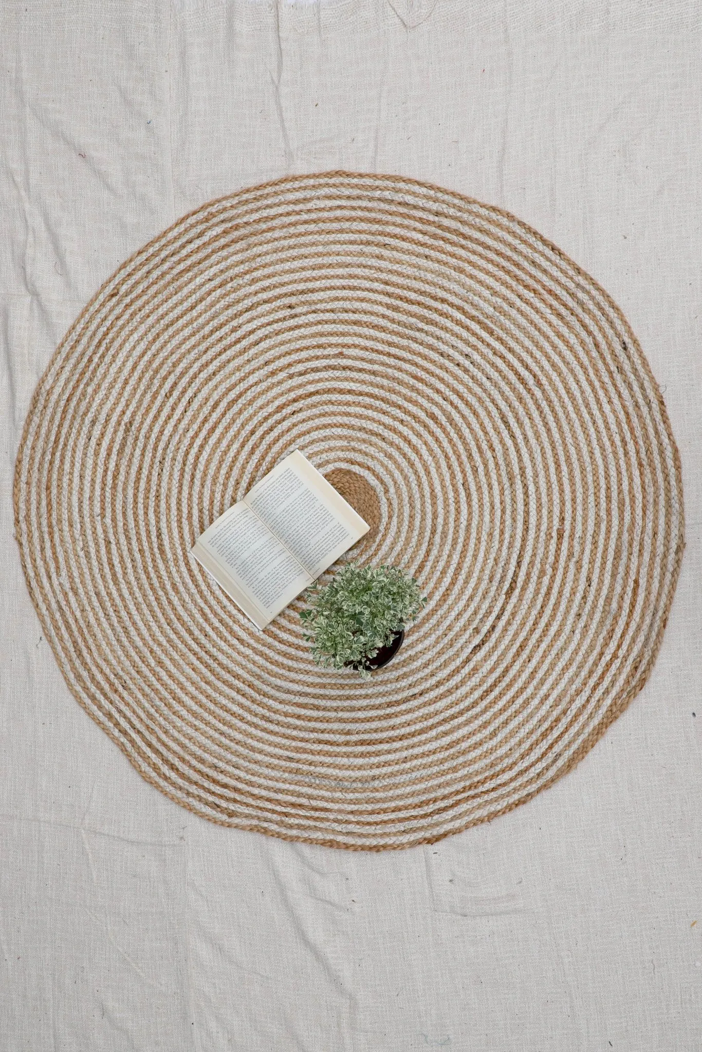 DOT - ROUND JUTE  RUG