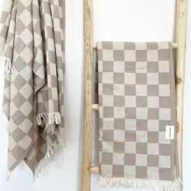 Onefinesunday Co - Xl Checker Towel in Tan